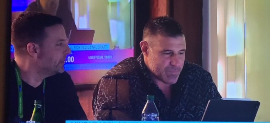 MayeIsKing tweet media