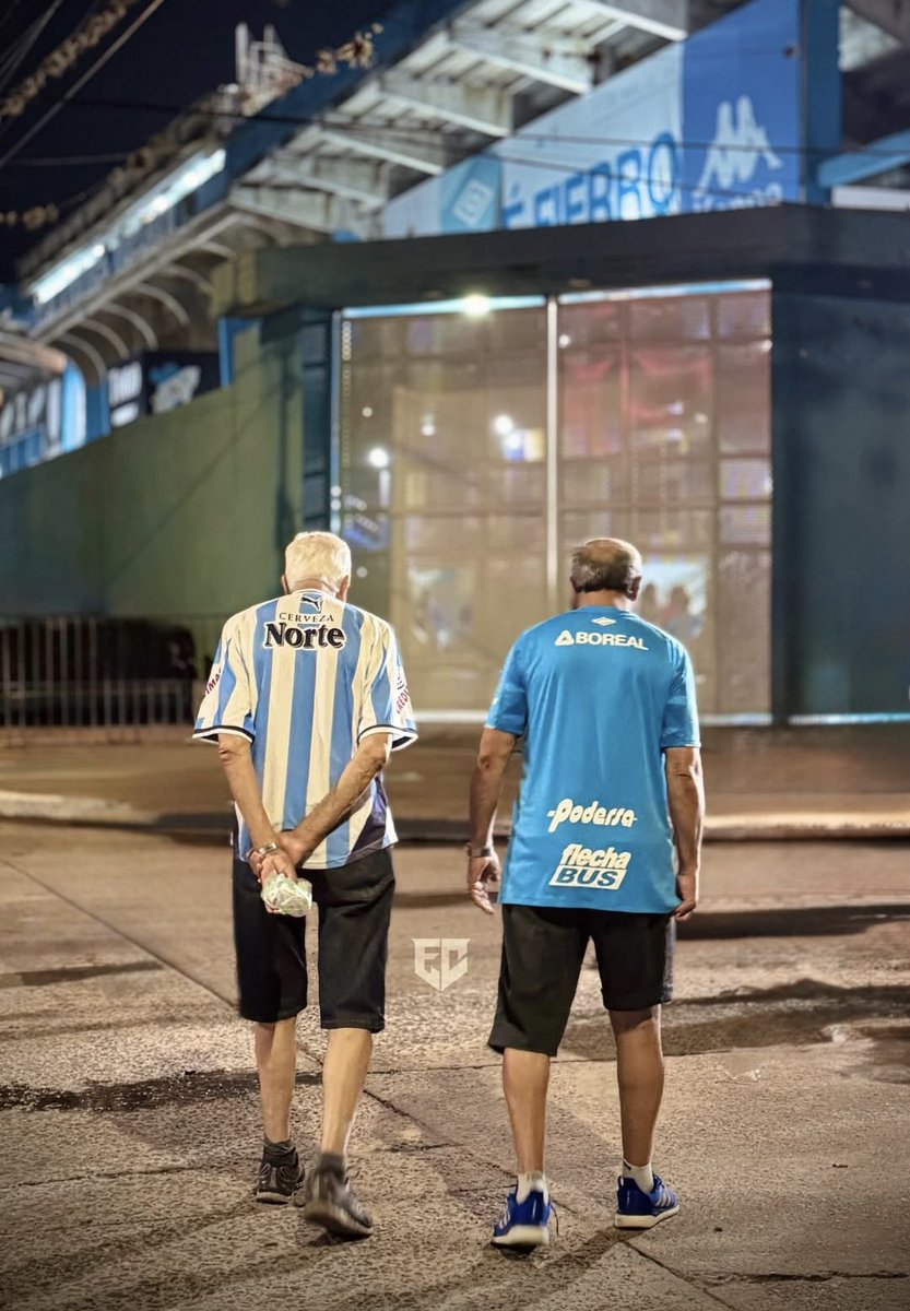 DIA 921

Nuestra foto decana de cada madrugada 

"Donde quiero llegar hasta el final"