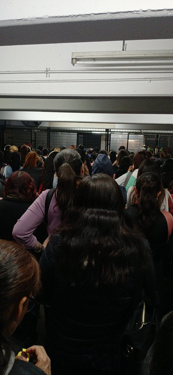 SraGrey2's tweet photo. @MetroCDMX @telediario @AdrianRubalcava 
Línea A mas de 2 horas asi, que pasa? https://t.co/C5KWGk1bPa
