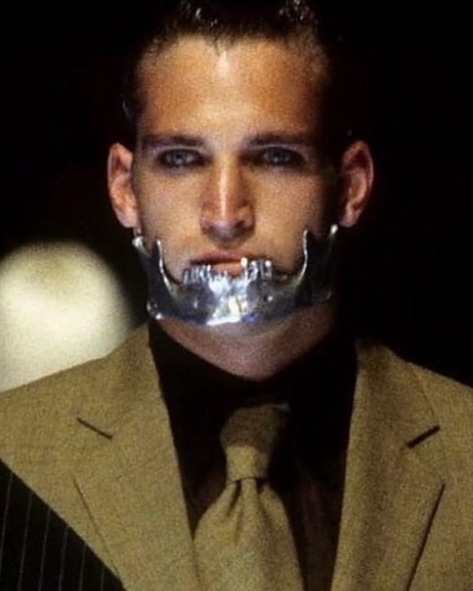 Rogue Fashion tweet media