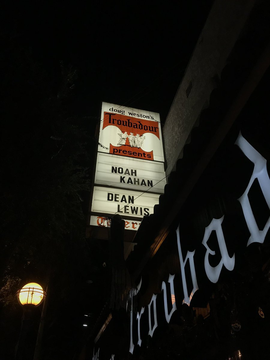 b ⭐️ tweet media