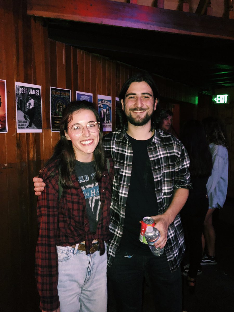 b ⭐️ tweet media