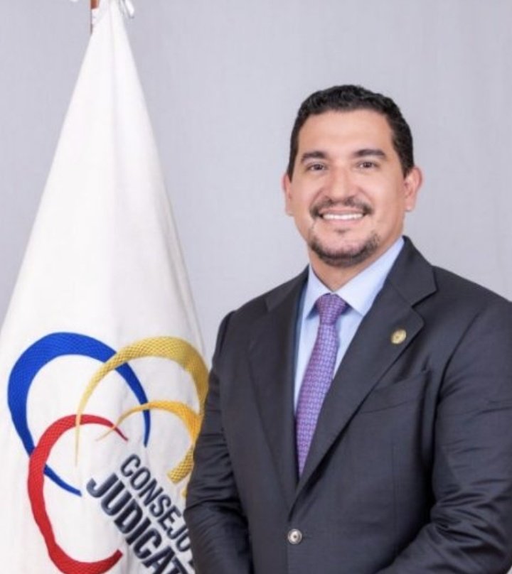 Q emoción ya tenemos nuevo Suing y nuevo Godoy!!

Q rápido se vendió Rodríguez😒