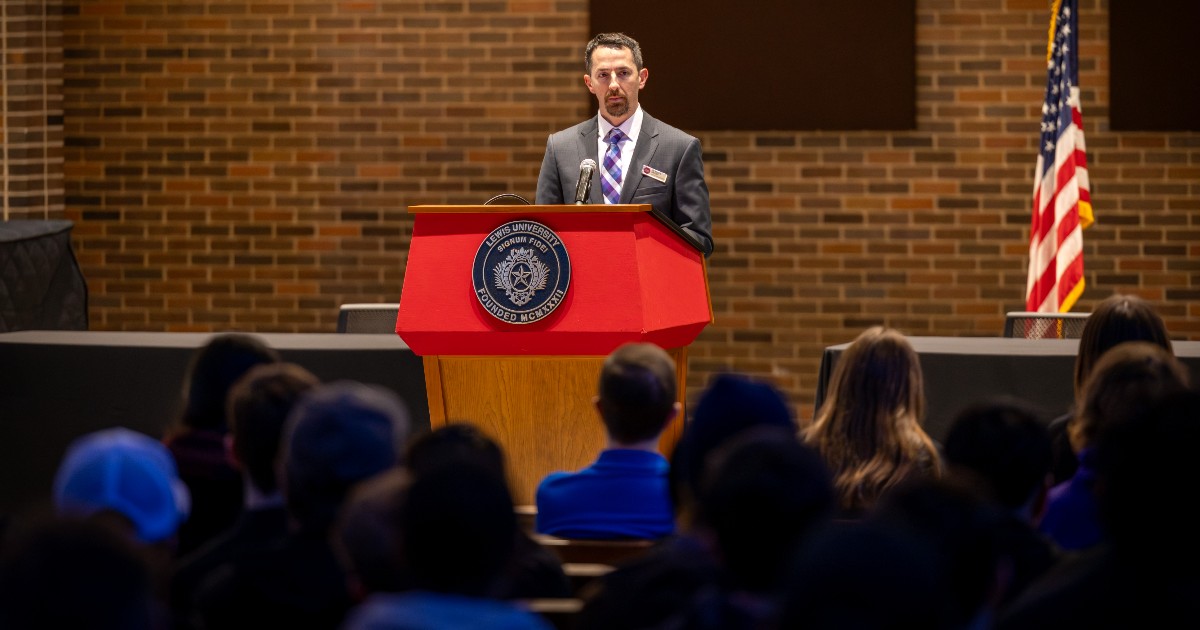 LewisUniversity's tweet image. Yesterday’s #LewisU Substance Use &amp;amp; Alcohol Abuse Awareness event gave our Aviation students real-world insight into the challenges and expectations they'll face in the aviation profession. 

Commitment to safety strengthens our entire community. 

#AviationSafety