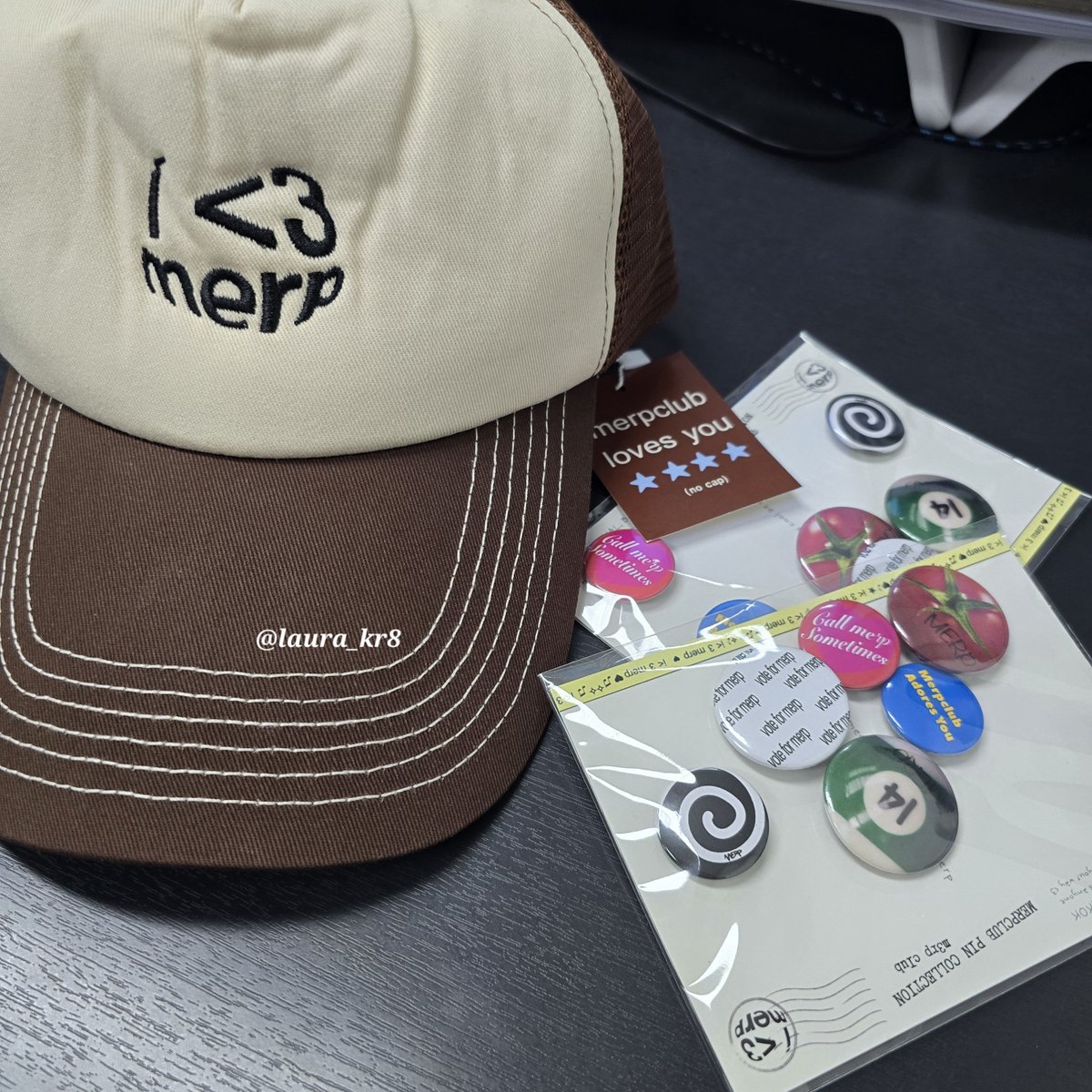 laura_kr8's tweet photo. i<3
merp
😘😘
근데...모자 앞부분 어떻게 펴요...😂
#merpclub @merpclubb
#prem_space https://t.co/wsIcxD56ZU