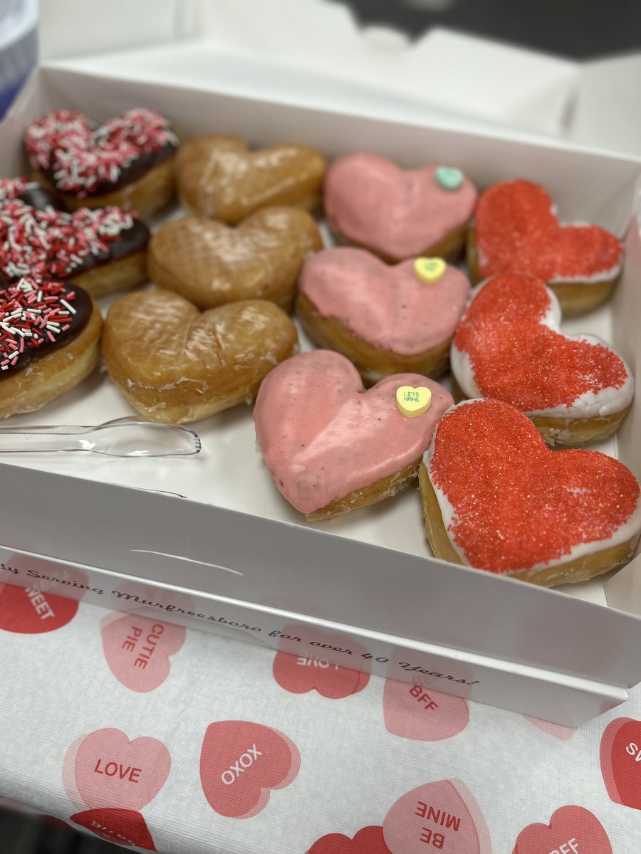 LOVE our PTO at RCVS! Thank you for the sweet Valentine treats ❤️