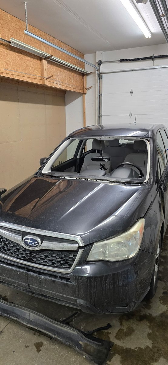 GetMyGlass's tweet image. New windshield for our customers Subaru!  🏆 #spinclass #gymmirror #custommirror #fitnessmirror #weighlifting #homegym #precisionglass #battlecreek #kalamazoo #fortwayne