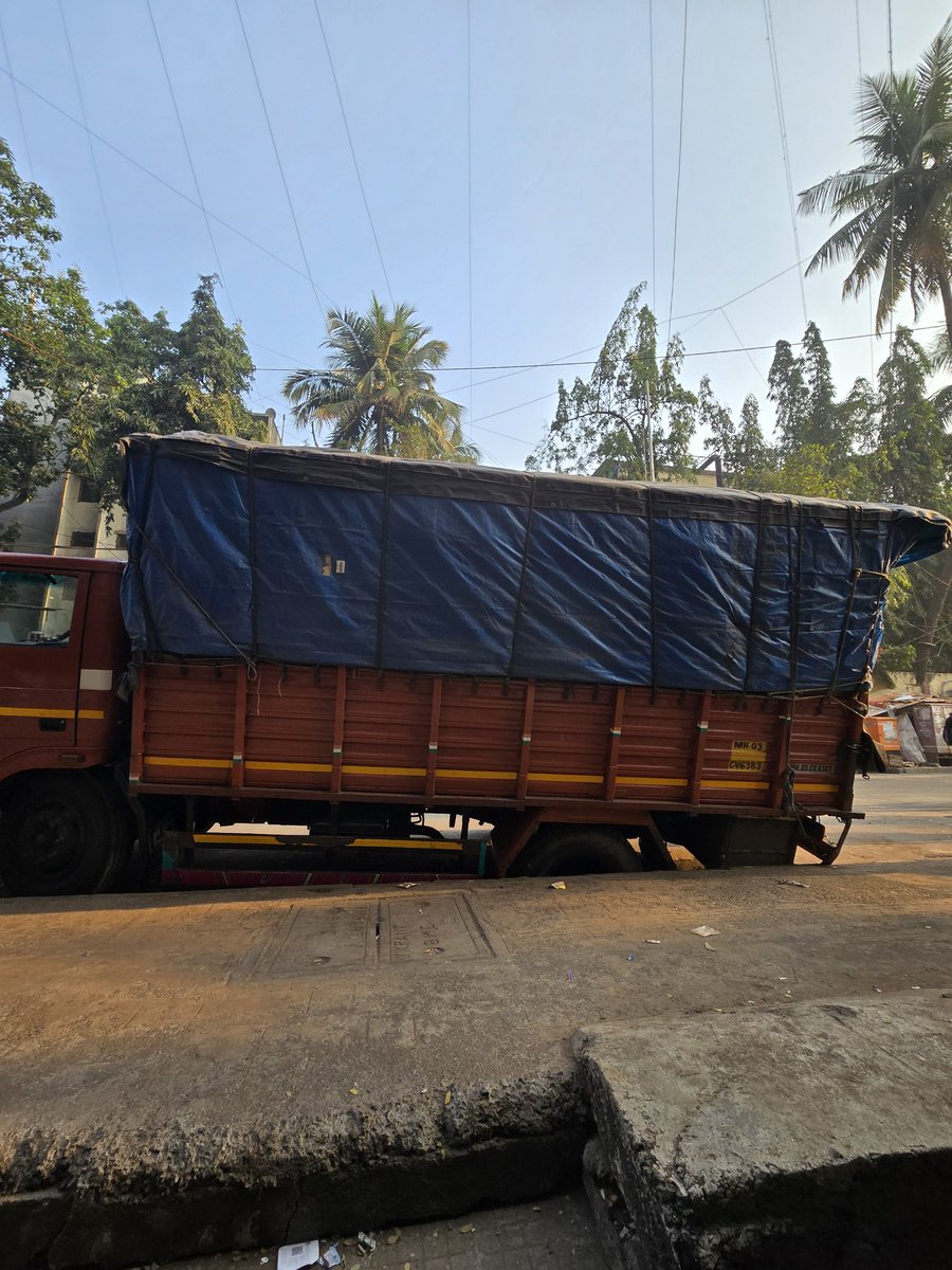 CricketTweets6's tweet photo. @mybmc @MMRDAOfficial 
It's only been a few months since this road was made, and look at its condition.
There is nothing inside the road.
When the truck was passing, it sank. https://t.co/gZVm9WzDUV