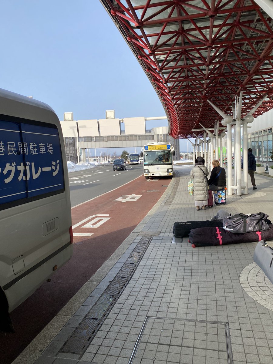 jzzz31's tweet photo. 千歳到着からのレンタカー
カムイスキーリンクス到着 https://t.co/18NweY8LGe