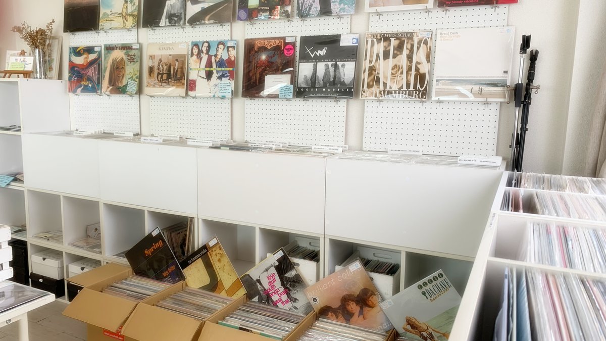 いよいよ明日インストアは🇵🇭よりThe Purest Blueをお迎えし特別企画 a valentine mini show &amp; DJ event♪

DJ's
tequila kubota
ぎゃらお
Toru (sunny gets blue)
ばぼちー
k.naka

また新たに中古盤１箱(100枚)追加しました。
いつ来ても良いneoaco-new wave-indiepopご用意してお待ちしております。