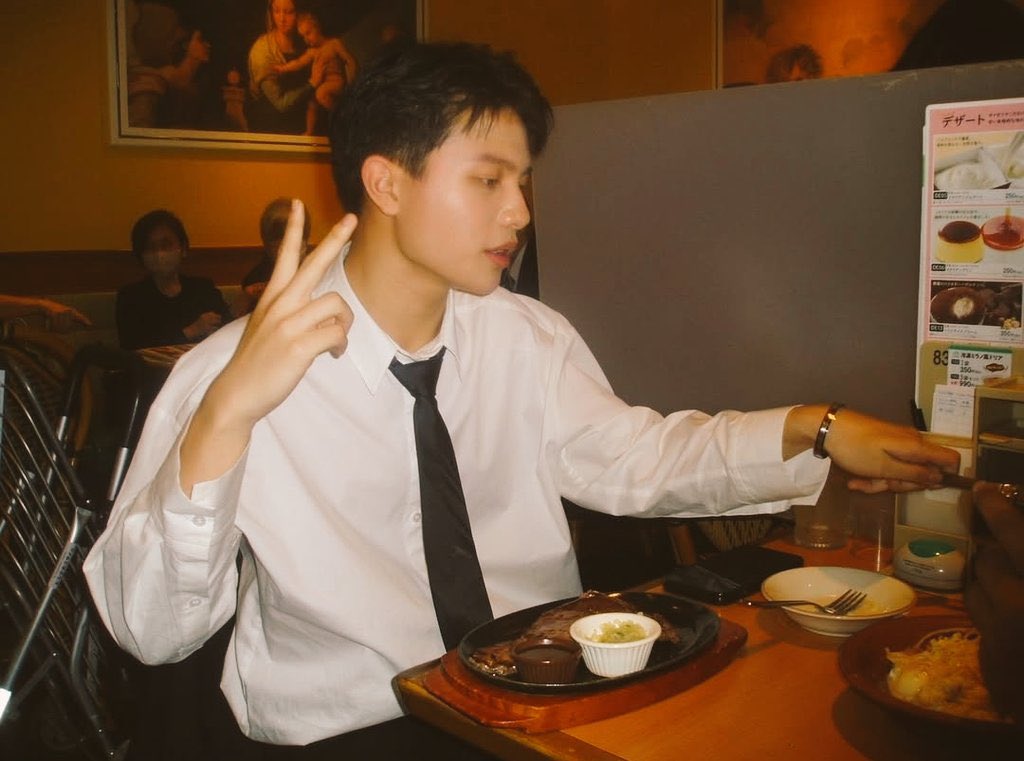 sthibtw_'s tweet image. มีใครบางคนอายุ20วันนี้วันสุดท้าย ฝรั่งน้อยของแม่🥺