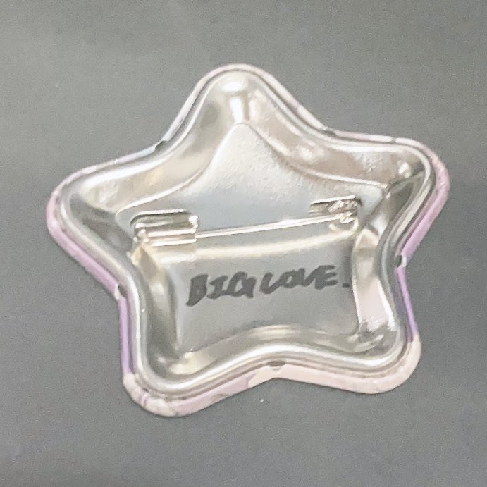 サイン書いてました❕💜 これは当たり𝑩𝑰𝑮 𝑳𝑶𝑽𝑬＿＿＿＿＿＿＿＿