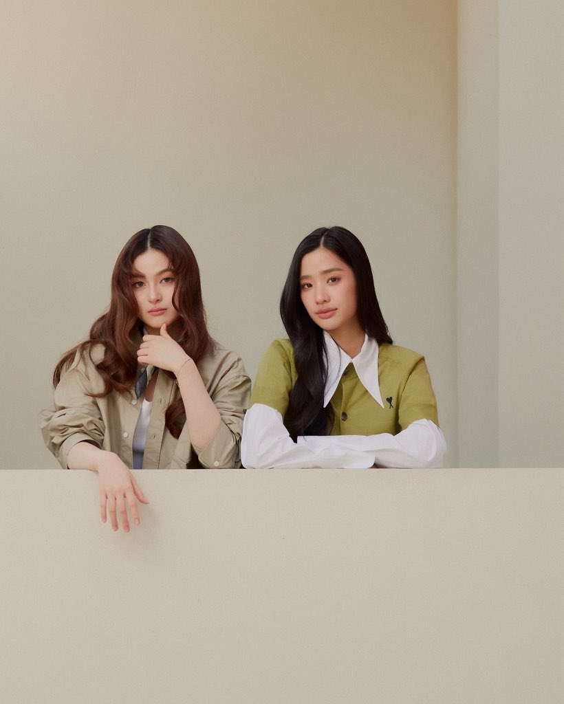 เดือนแห่งความรัก! เสิร์ฟภาพ #ตูต้นตะวัน #พรีมชนิกานต์ อวดลุคคิ้วท์จาก AMI PARIS พร้อมมวลบรรยากาศเปี่ยมสุขผ่านสายสัมพันธ์เพื่อนถ่ายทอดความรู้สึกอยู่ข้างกันที่สะท้อนผ่าน ADC Balloon ที่พริ้วไหว ดูเบาสบาย และเต็มไปด้วยชีวิตชีวาอย่างเป็นธรรมชาติ💚

#tontawan #primiily 
#MintNews