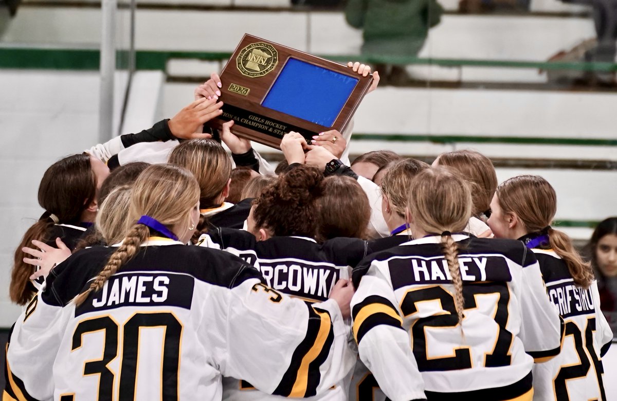 YouthHockeyHub's tweet image. GHS
Section 8A Final

FINAL: Warroad &amp;gt; East Grand Forks (5-0)

WAR: Corrington, Reese, Em. Hardwick, Lorenson, French

SOG: 42-18 Warriors

The Warriors are headed to STATE!
