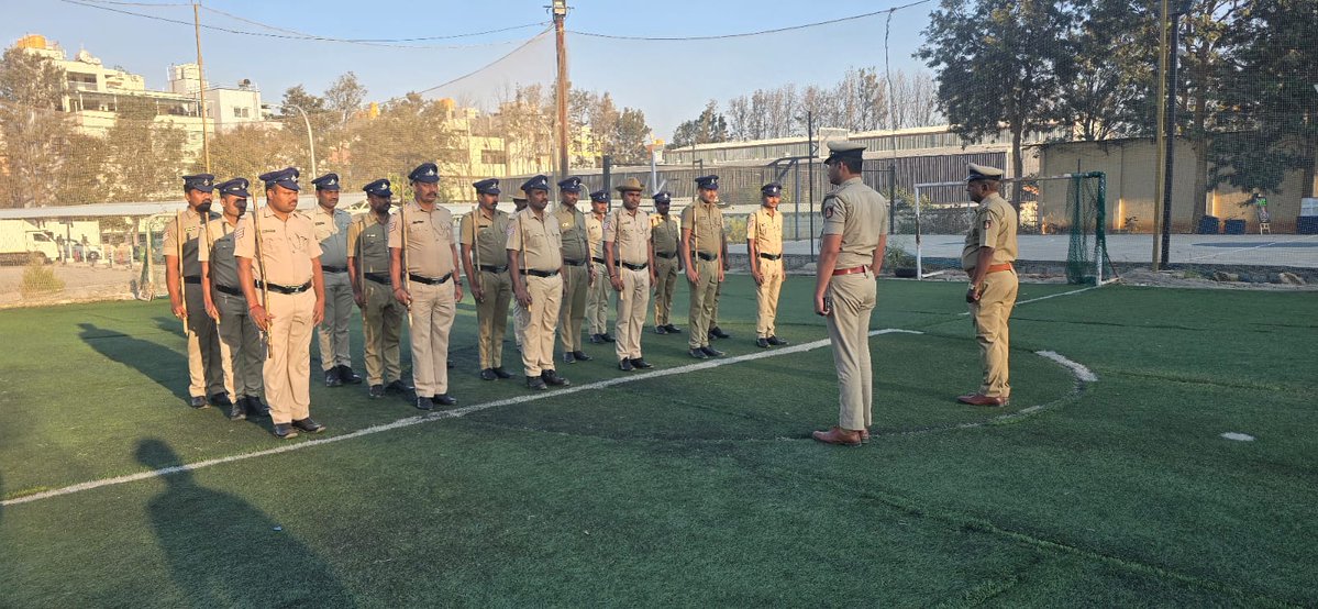 ಬಂಡೇಪಾಳ್ಯ ಪೊಲೀಸ್ ಠಾಣಾ ಸರಹದ್ದಿನಲ್ಲಿರುವ ಪುಟ್ಬಾಲ್ ಮೈದಾನದಲ್ಲಿ ವಾರದ ಕವಾಯತು ಮಾಡಲಾಯಿತು.