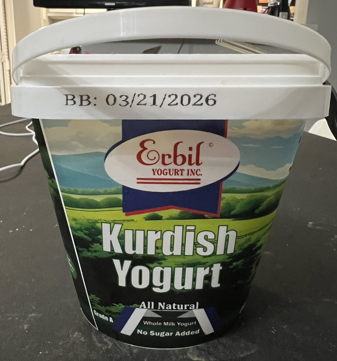 îro mi Erbil Kurdish Yogurt xwar!
Bi mi ev ne tenê mast e; ev ta’mê welatê me ye, ta’ma çiyayê Kurdistanê ye.
Di yek rûniştinê de mi hemû qutî xelas kir, ji xweşbûn a wê nayê têr xwarin!
Bi rastî şahane ye û gelek xweş e.
Serkeftin ji bo Erbil! ❤️☀️💚 
#KurdishYogurt
