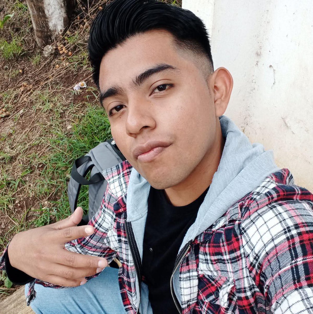 N44298Manu's tweet photo. Saludos 🤪😇 https://t.co/q8P0IKQVvh