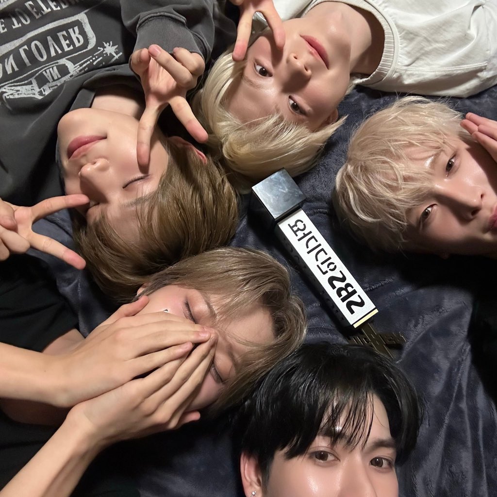 _onlyjakehoon's tweet image. ❣️ด่วนที่สุด❣️

🩵❄️ เอาถ้วย Show Champ สเตจ Just go ไปฝากน้อง POW กันเถอะ POWER 🔋🏆💕

•โหวตแอพ IDOLCHAMP 
•ปิดโหวต 14/2 เวลา 23.59 KST 
• 10 💙🩷 / 1 vote 

ไม่สะดวกโหวตสามารถโดเนทได้ที่ทวิตด้านล่างนี้ได้เลยค่ะ 👇🏻👇🏻

💽 โดเนท 300 ขึ้นไปลุ้นบั้ม!! 

#POW #Justgo #VoteforPOW