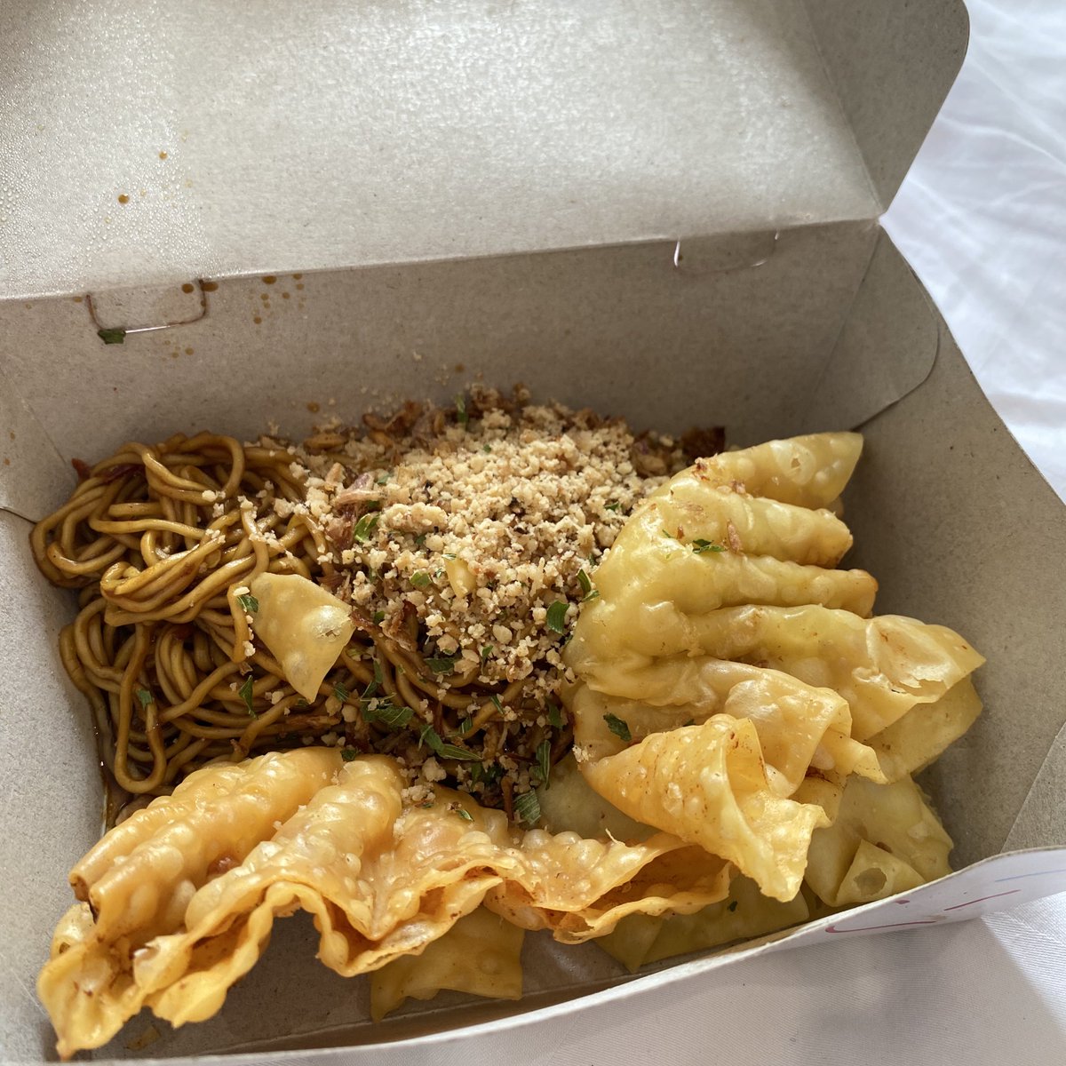 raniismee's tweet image. Gacoan or Wizzmie?