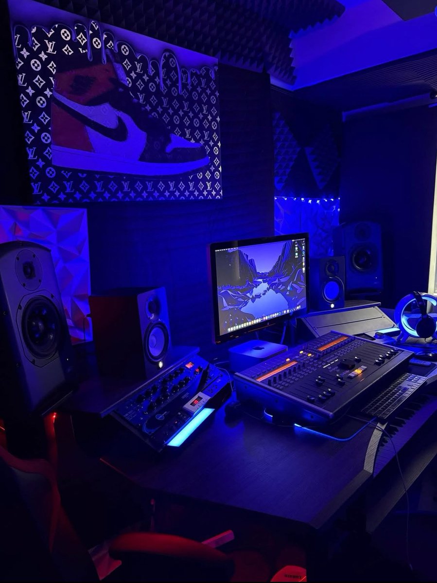 Label Submissions tweet media