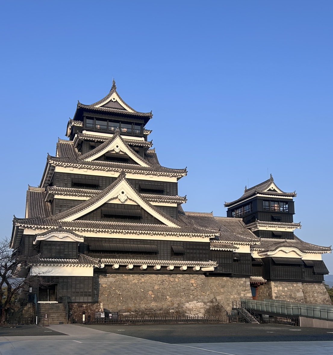 【熊本城無料開園のお知らせ📢】
熊本地震から10年となる4月に、熊本城無料開園を実施します！
復旧が進む熊本城の様子をぜひこの機会にご覧ください✨
皆様のご来園をお待ちしております。