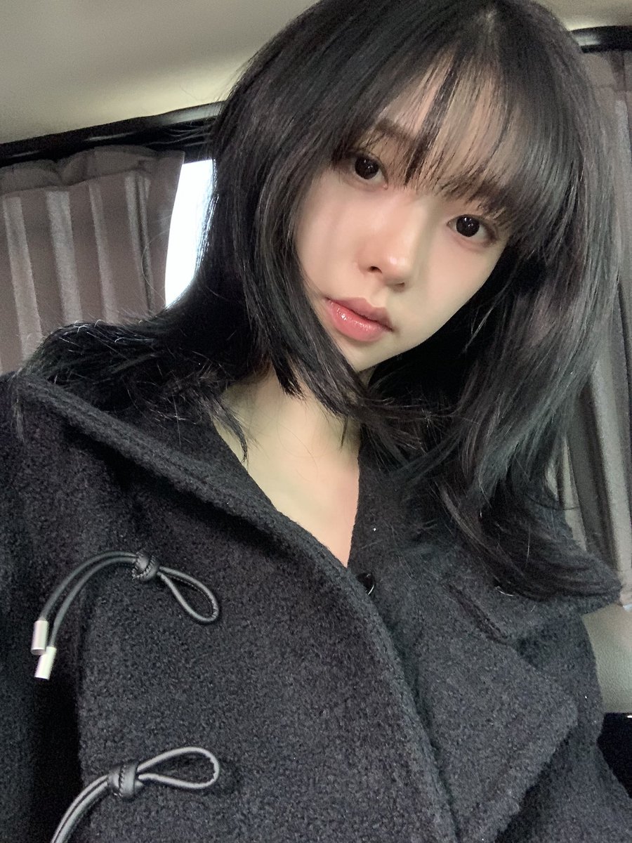 고데기 하다가 이마 데여서 낑,,하던 아끼 어디갓어이거 천재 아냐 요놈~~~~~