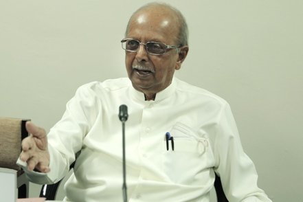 RIP 🙏Former Minister and leader of the Lanka Sama Samaja Party (LSSP), Prof. Tissa Vitharana (92), has passed away at his home.

முன்னாள் அமைச்சரும் லங்கா சமசமாஜக் கட்சியின் தலைவருமான  திஸ்ஸ விதாரண தனது 92 ஆவது வயதில் காலமானார்

#TissaVitharana #LSSP #SriLankaPolitics #RIP