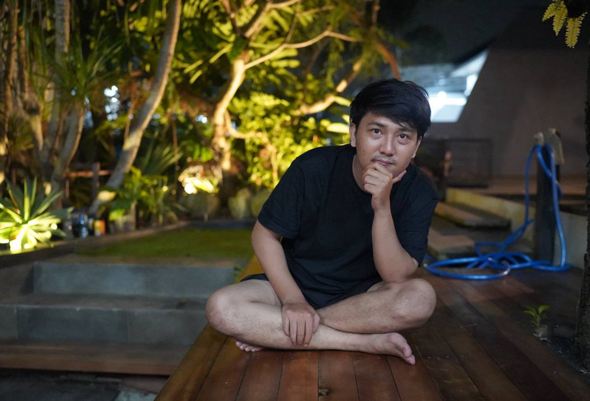 Hari x monitize , gmana lur yang kemarin fomo masih mau lanjut atau udah pada nyerah ? 

➥ Ini adalah contoh small creator dengan folower cuman 2k "gk elig elon" (monitize) tapi bisa cuan 16,8 jt per bulan as web3 creator

dari awal yapper indo di bentuk saya selalu tekan kan
