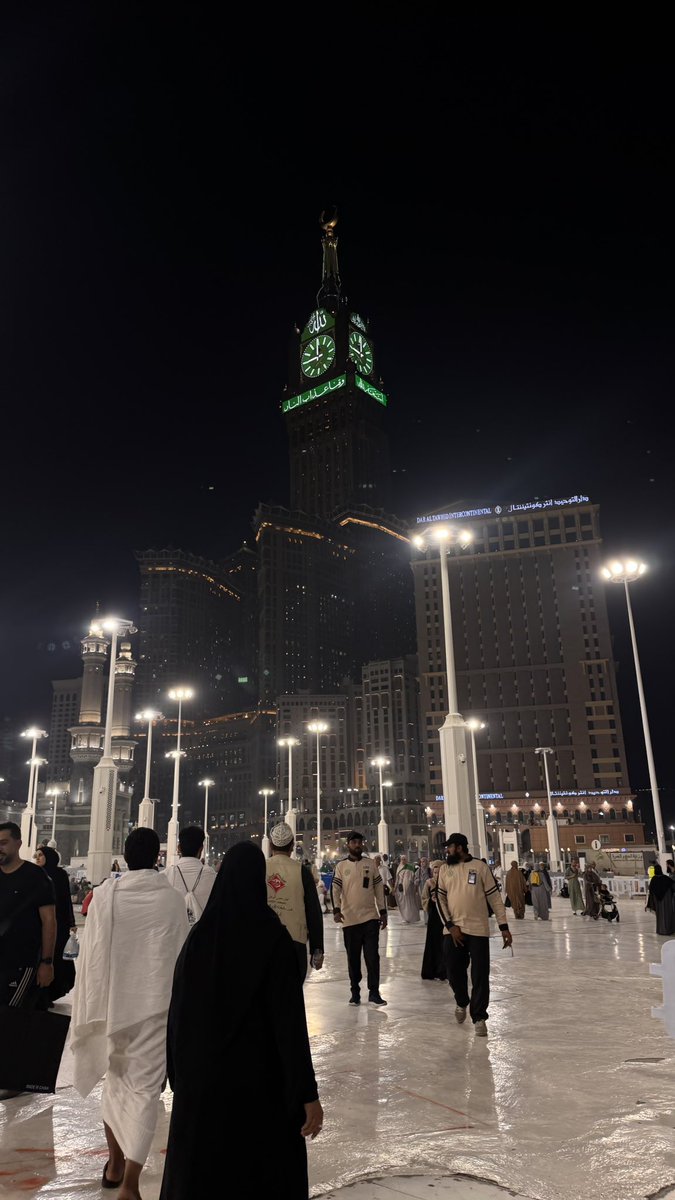 ro00or_2's tweet photo. "طاب اللِّقاء و قرّت الأعيُن و ارتوى القلب"
لبيك يا الله قلباً تائهاً يرجوك، الحمدلله على تمام العمرة الحمدالله الذي بلغني مكه والسجود في مكه وسَكينة مكه اللهُم اجعلها عُمرة مقبولة وسعيًا مشكورًا وذنبًا مغفورًا و دعاءُ مُستجابًا https://t.co/iknqyY6Edv