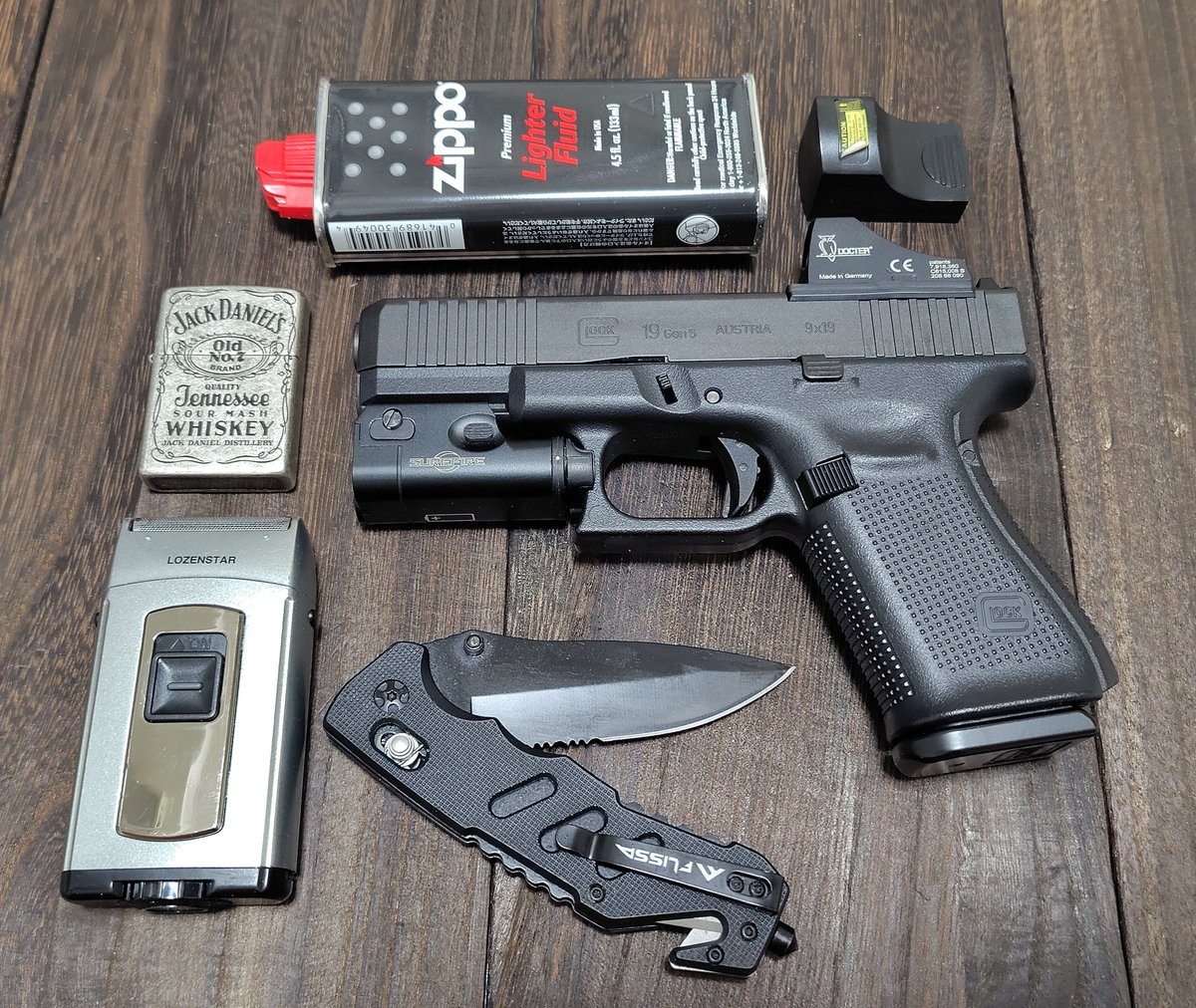 iUCCXndyEli4Lkx's tweet image. 無人島お泊りセット🙄
#edc #GLOCK19