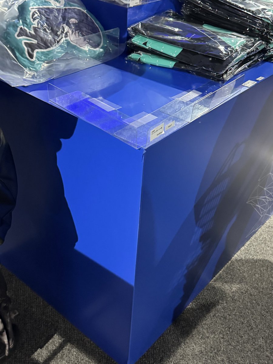 12時入場でAdotomy無事欲しいグッズ全て買えました😊なお、12時半過ぎ