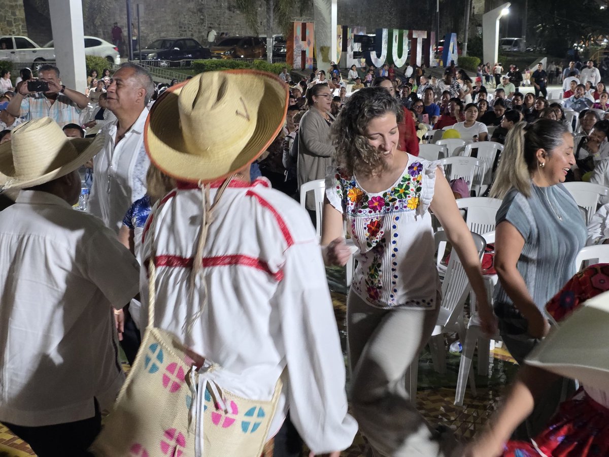 En representación del Dr. <a href="/natycastrejonv/">Naty Castrejón</a>, y en compañía de @SaidVargasSNTE, así  como del alcalde José Alfredo San Román Duval, inauguramos la Semana Cultural y Artística de la Organización IV en Huejutla de Reyes.

La Huasteca hidalguense está llena de talento y orgullo. ✨💖