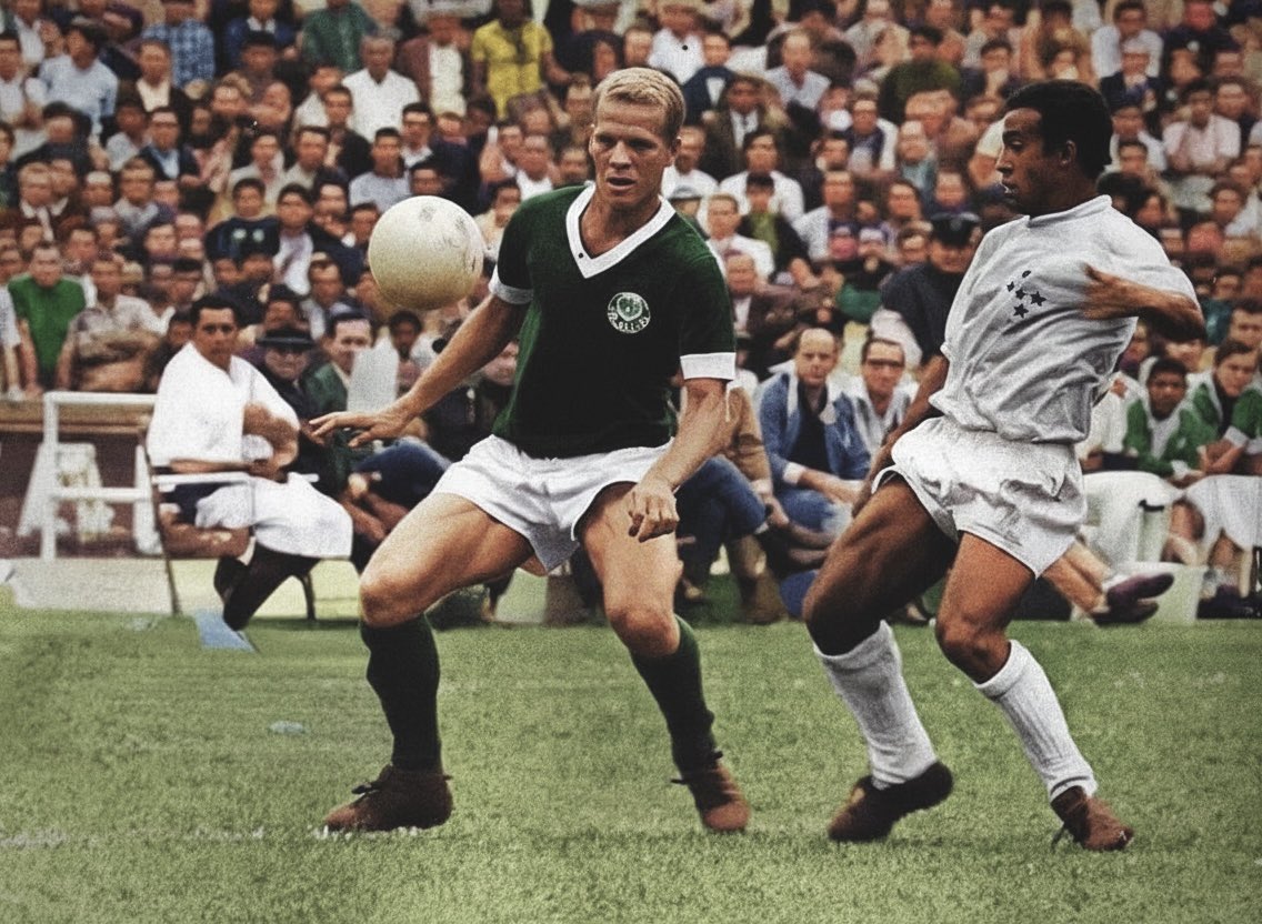 Ademir da Guia e Dirceu Lopes, Palmeiras x Cruzeiro, 1967. Dois gênios da bola!