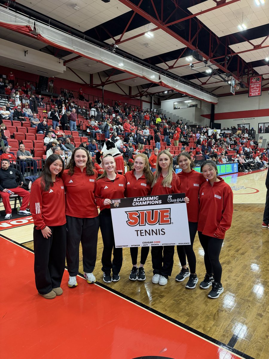 siuewtennis's tweet photo. Great time in Eddieville as the Cougs came away with 2 wins on Academic Champions night! https://t.co/Wd5wSmmae3