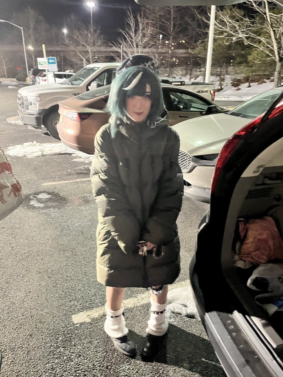 Gray (comms open) tweet media