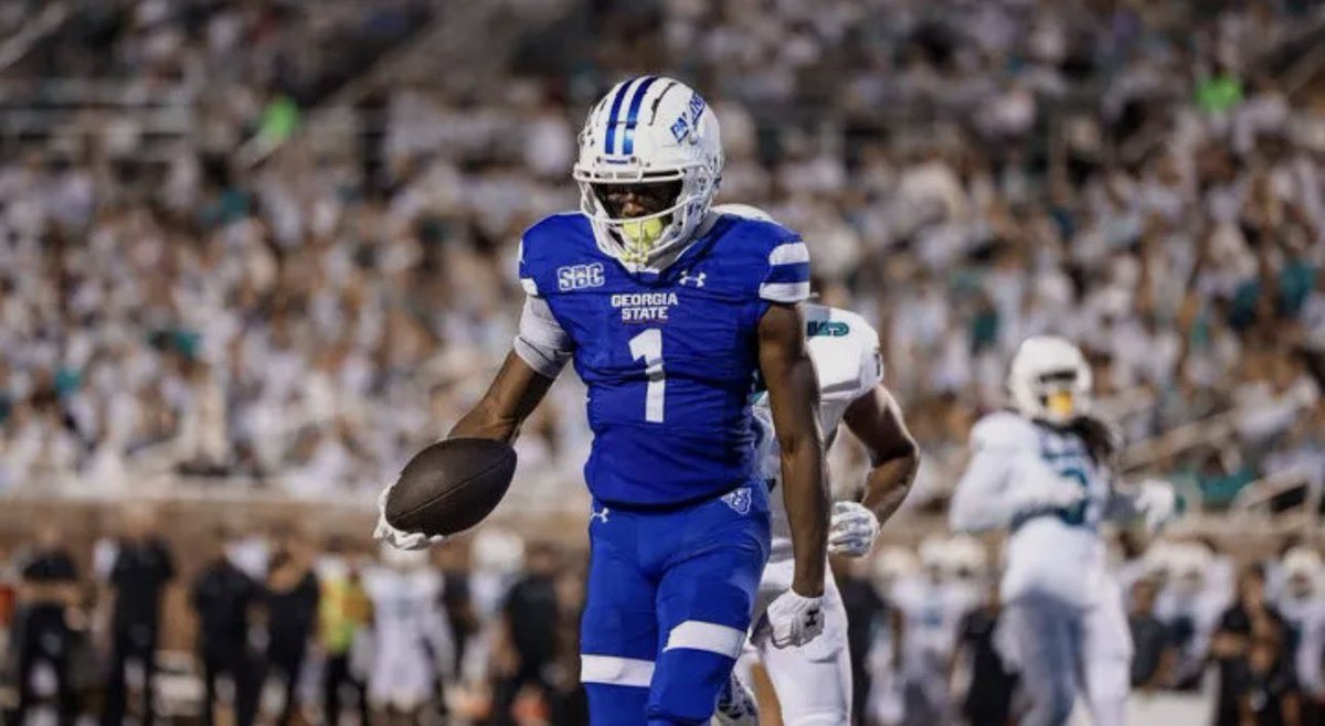 rxchofffyardss's tweet photo. Blessed to receive a D1 offer from Georgia State @GeorgiaStateFB @Enrique__Davis @CoachTroop3 @BrandonHuffman @adamgorney @ChadSimmons_ @jackrabbitvv https://t.co/k1M9Cdodx1