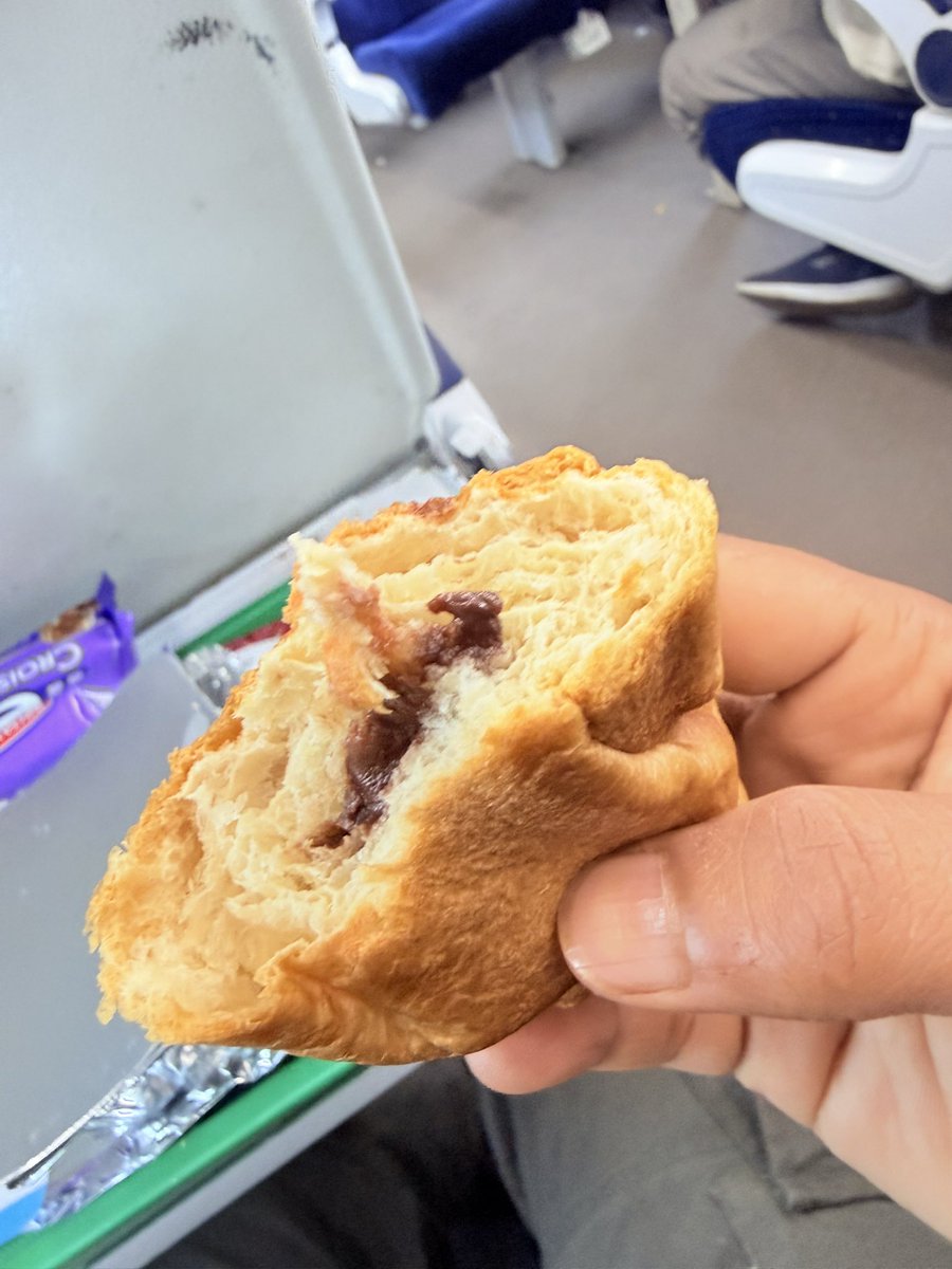 Aniket3840's tweet photo. @RailMinIndia  #vandebharat 
There are many people who don’t like high amount of sugar products and that to in the morning
 many senior citizen won’t even try this

Please do some research and replace it with  healthy diet eaten irrespective of age https://t.co/avcYLtIsr2