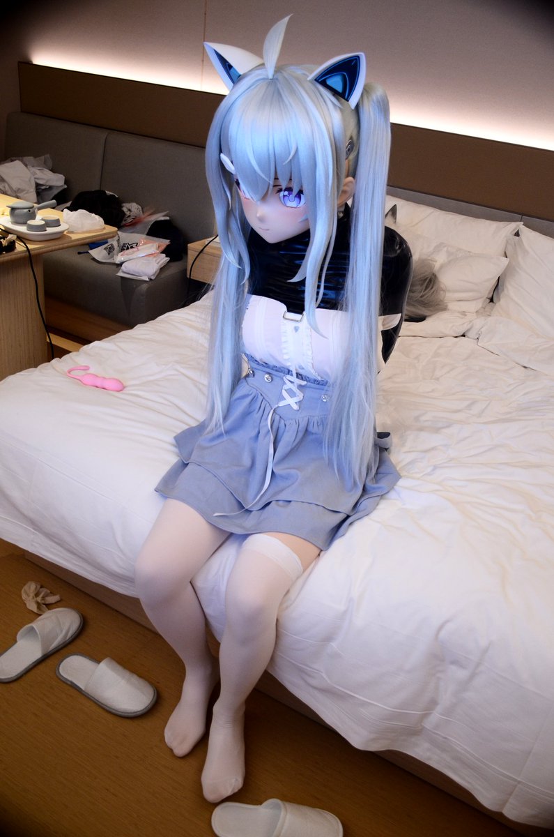 Magiczxh's tweet photo. 被坏人用单手套捆了
@qingyuyuyuyuy 
#kigurumi https://t.co/779LVF6zNh
