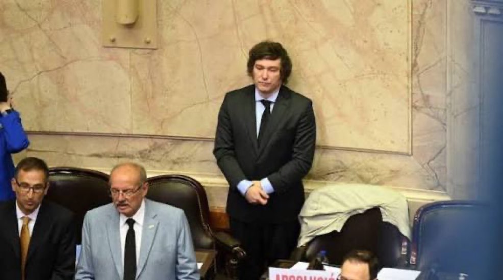 Hoy podemos hacer lo que logramos en Diputados, solo porque <a href="/JMilei/">Javier Milei</a> convirtió con su esfuerzo, inteligencia, trabajo, pasión y coraje, esa soledad inicial en un grupo cada vez más grande de seguidores.

Argentina vuelve a ser grande y libre.