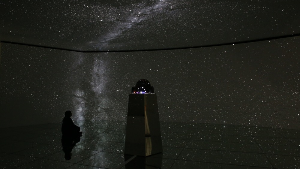 fashionpressnet's tweet image. 「チ。 ー地球の運動についてー」イベントが六本木ヒルズ展望台で、数百万の星々きらめくプラネタリウム - fashion-press.net/news/143295