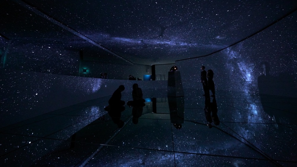 fashionpressnet's tweet image. 「チ。 ー地球の運動についてー」イベントが六本木ヒルズ展望台で、数百万の星々きらめくプラネタリウム - fashion-press.net/news/143295