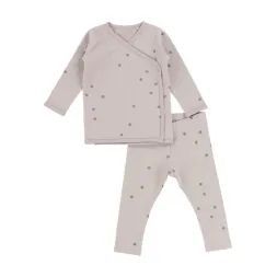 unimetone's tweet photo. The Loungewear Set for Baby is the ultimate in comfort and cuteness! 👶💖 The wrap-style top with hand covers and side snaps gently protects baby’s sensitive belly button.

#BabyLoungewear #CozyBaby #NewbornEssentials #ComfyAndCute #WarmAndSnug #BabyStyle #SweetOutfits #MomLife https://t.co/959oEsRMkC