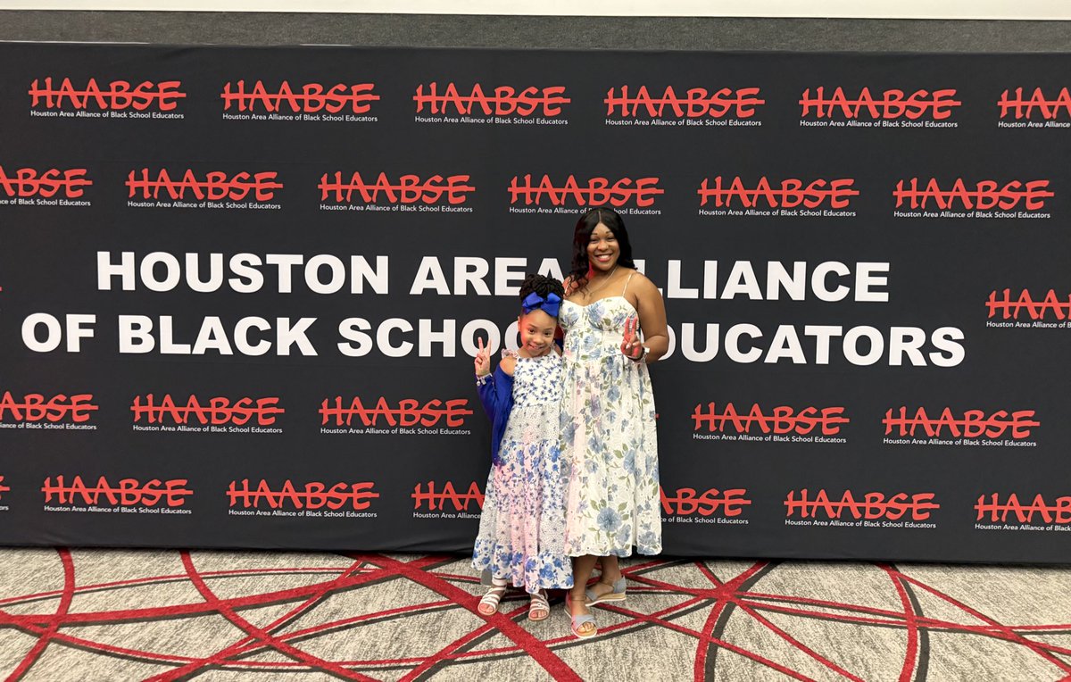 LAshley2016's tweet photo. Congratulations @GravesTish90246 our HAABSE Teacher of The Year at Anderson Academy. You are making a difference in the lives of children. Keep Shining! @aldinesped TheSky’sTheLimit#AldineStory#AwesomeDyslexiaTeacher https://t.co/j8MK5SpZX6