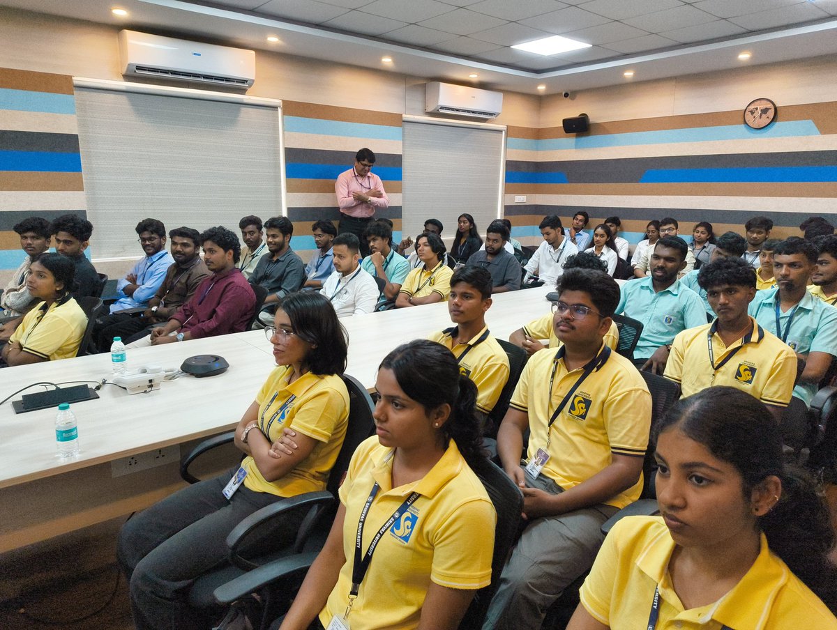 SUIET_Mukka's tweet photo. Followed by Talk on StartUp Ecosystem, students had interaction with Dr A P Achar on #StartUps. Then visited various facilities and incubators started by #AtalIncubationCentre. E&amp;C HOD Dr Naveen Kumar J R, @ProfSRK, Prof Ananthram &amp; Prof Prajwal Bhat were present.
#SUIETMukka 2/2 https://t.co/9Alij5GvY4