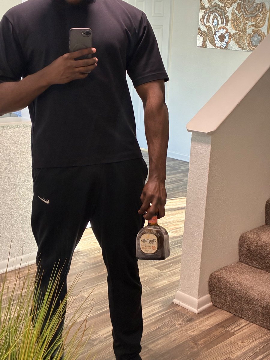 High/ Drunk Thoughts 😆 tweet media