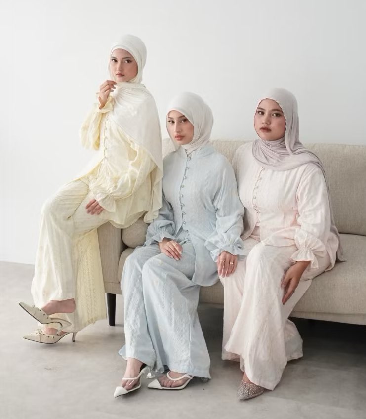 nostalgicolif's tweet photo. rekomendasi outfir lebaran : one set editions ❣️❣️

a thread https://t.co/ENWbHqIIlX