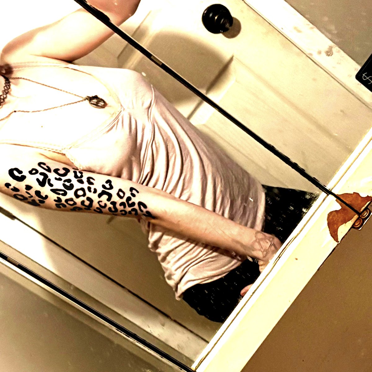 rottedbunnii's tweet image. Done by me!  °❀⋆.ೃ࿔*:･ #leopardprint #tattoos #2000s #emo #myspace