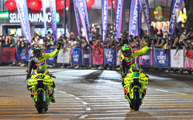 RisingSunCycles's tweet photo. MOTOGP - Last Saturday night MotoGP descended on downtown Kuala Lumpur for the Season Launch spectacular. The MotoGP city takeover in Malaysia’s capital city culminated in an estimated 20,000 fans coming out to welcome the riders in the launch finale.
https://t.co/zycDDCA3zp https://t.co/OIZR0hQJJP