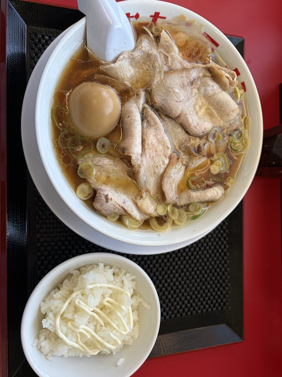 naocchoro's tweet photo. @nmaiyasan 

むーちゃんラーメンさん行ってきました！

スープが凄く好みの味で美味しかったです！

チャーシューの枚数も多く大満足でした！ https://t.co/BiWTWCse62