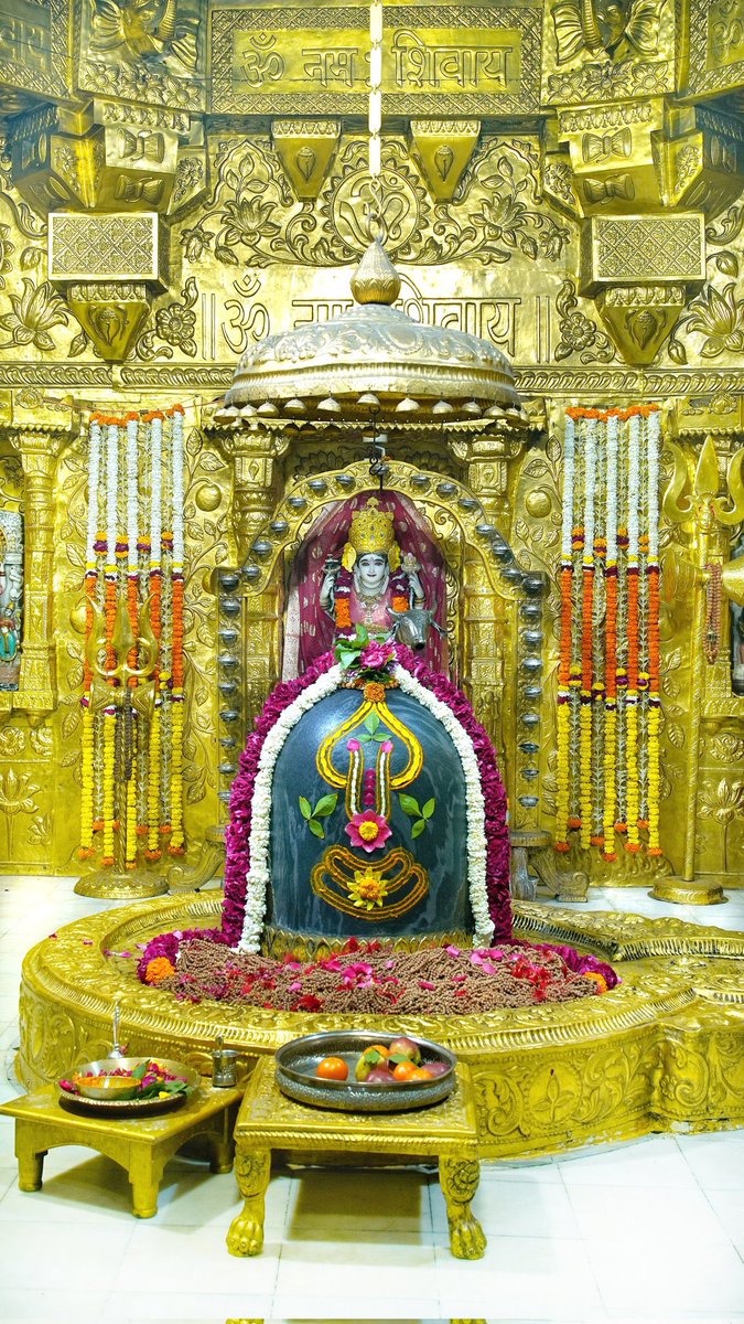 AlokTiwari9335's tweet photo. मैंने तेरा नाम लेके ही सारे काम किए है महादेव,

और लोग समझते हैँ कि बंदा बहुत किस्मत वाला हैँ...!!

बोलो हर हर महादेव 🙏🚩
जय श्री सोमनाथ महादेव 🙏🚩 https://t.co/lTsh2ussmp